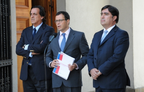 Gobierno entrega informe sobre la reconstrucción a RN y la UDI