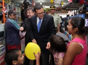 Ministro del Interior inspeccionó seguridad en Meiggs en el marco de la compra de útiles escolares