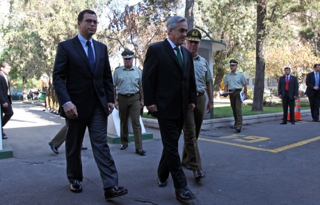 Presidente de la República junto al Ministro Hinzpeter felicitaron a Carabineros tras positivo balance en el Día del Joven Combatiente