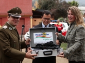 Ministro Hinzpeter encabeza entrega de equipamiento de seguridad para Carabineros en Huechuraba