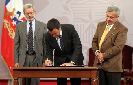 Vicepresidente de la República firmó proyecto de ley que modifica Ley de Tabaco