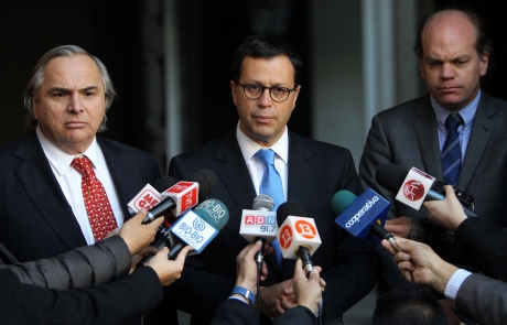 Vicepresidente se reunió con senadores Chadwick y Walker por proyecto que regula uniones de hecho