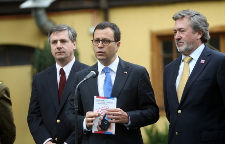 Gobierno anunció nuevo sistema de bloqueo para teléfonos celulares