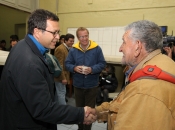 Ministro Hinzpeter visitó albergues del Hogar de Cristo en el marco del programa “Noche Digna”