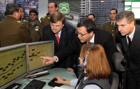 Gobierno, Carabineros y autopistas presentan moderno sistema de monitoreo para recuperar autos robados