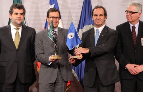 Ministro Hinzpeter encabezó ceremonia de traspaso de Fuerzas de Orden y Seguridad al Ministerio del Interior y Seguridad Pública