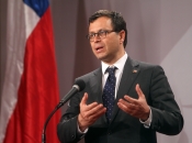 Ministro Rodrigo Hinzpeter destacó coordinación en marcha estudiantil