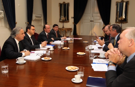 Ministros Hinzpeter, Larroulet y Chadwick se reunieron con parlamentarios DC