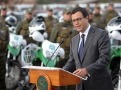 Ministro Rodrigo Hinzpeter encabeza entrega de más de 700 vehículos a Carabineros de Chile