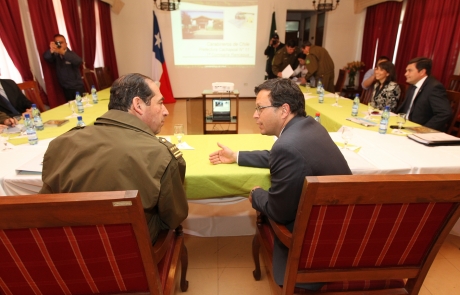 Ministro Hinzpeter visitó dos comisarías de la Región de O’Higgins y hogar de ancianos