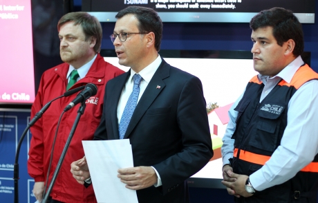 Vicepresidente Rodrigo Hinzpeter anunció alerta roja en región de Aysén por actividad del volcán Hudson