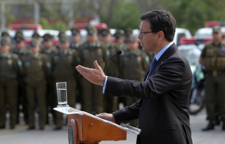 Ministro Hinzpeter encabezó ceremonia de refuerzo del Escuadrón Centauro de Carabineros