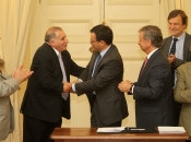 Gobierno firma con la ASEMUCH proyecto de ley que entrega bono económico a funcionarios municipales que jubilen