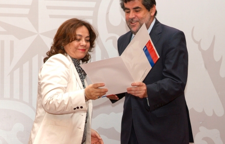 Subsecretario Ubilla entregó cartas de nacionalidad a 147 nuevos chilenos