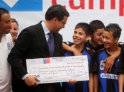 Ministro Hinzpeter encabezó entrega de Fondo Social Presidente de la República a organizaciones beneficiadas de la Región Metropolitana