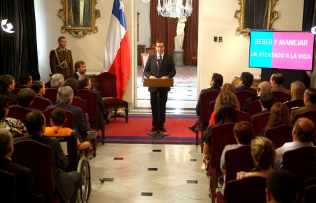 Vicepresidente Hinzpeter promulga ley de “Tolerancia Cero” al manejo con alcohol