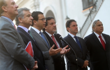 Ministro Hinzpeter ratifica compromiso del Gobierno con el Fondenor y anuncia envío de proyecto que beneficiará además a todas las comunas mineras