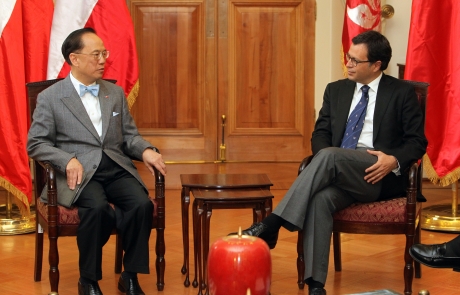 Vicepresidente Hinzpeter recibió al Jefe Ejecutivo de Hong Kong