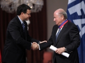 Vicepresidente de la República entregó condecoración de la Orden Bernardo O’Higgins a Joseph Blatter