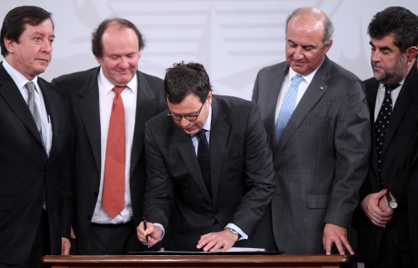 Vicepresidente de la República promulgó ley que mejora la fiscalización para la prevención del delito de abigeato