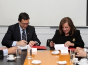 Ministro Hinzpeter firmó con Argentina acuerdo de cooperación para combatir el crimen organizado