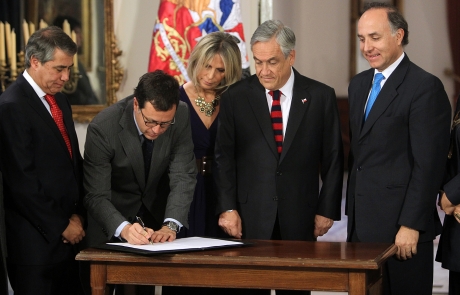 Gobierno promulgó ley que crea inhabilidades para condenados por delitos sexuales contra menores y establece registro de dichas inhabilidades