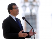 Ministro Hinzpeter anunció para mañana cambio de horario de verano