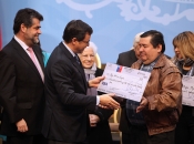 Vicepresidente Rodrigo Hinzpeter entregó recursos del Fondo Social Presidente de la República 2012 a organizaciones de 24 comunas de la Región Metropolitana