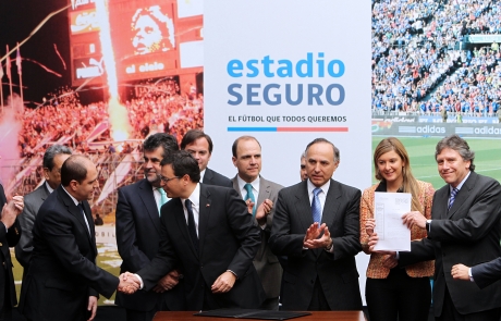 Gobierno promulga nueva Ley de Violencia en Los Estadios para espectáculos de fútbol profesional