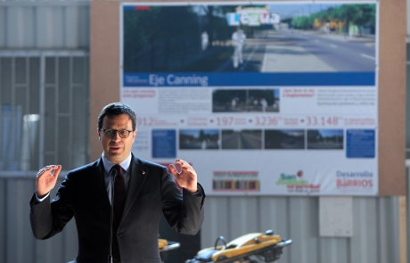 Ministro Hinzpeter dio inicio a obras de recuperación de principal avenida de La Legua