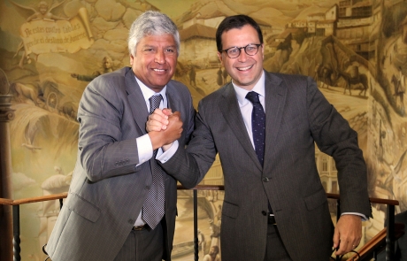 Ministro Hinzpeter visita a alcalde de Valparaíso por su reciente reelección municipal