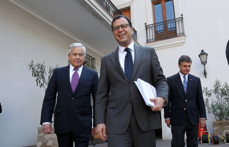 Ministro Hinzpeter recibe propuesta sobre Sistema de Entrevistas Videograbadas para niños víctimas de abuso sexual