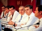 Vicepresidente Chadwick se reúne con intendentes para coordinar trabajo regional en terreno