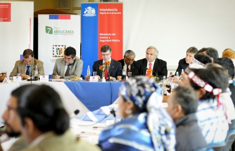 Ministro Chadwick valora instancias de diálogo en La Araucanía con representantes de comunidades mapuches y víctimas de ataques violentos