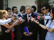 Ministro Andrés Chadwick reitera importancia de aplicar la ley antiterrorista en reunión con presidente de todas las fuerzas políticas del país