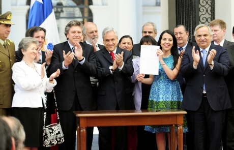 Ministro Chadwick firma proyecto que perfecciona el Sistema Procesal Penal: “Coloca cada vez más trabas a la ‘puerta giratoria’”