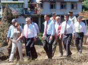 Presidente Piñera visita a damnificados por el incendio en Valparaíso y compromete ayuda del gobierno para enfrentar la emergencia