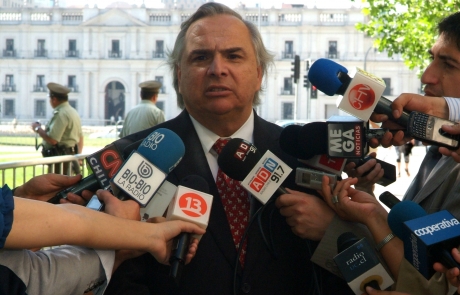 Gobierno critica mal uso de normas jurídicas y constitucionales para acusar al ministro de Educación