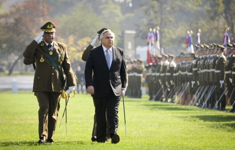 Ministro del Interior participa en 86° Aniversario de Carabineros