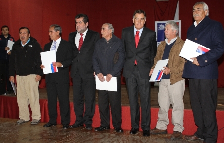 Gobierno entrega pensiones de gracia a trabajadores portuarios