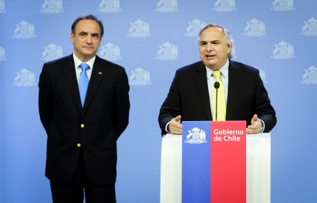 Gobierno defiende desalojo de recintos de votación ocupados por estudiantes