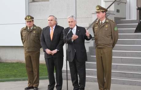Presidente pide al Congreso aprobar los proyectos de ley “que van a permitir proteger mejor a nuestros carabineros y a cada uno de los chilenos”