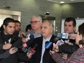 Ministro del Interior visita a asistente policial herido y condena ataque de encapuchados en Lo Hermida