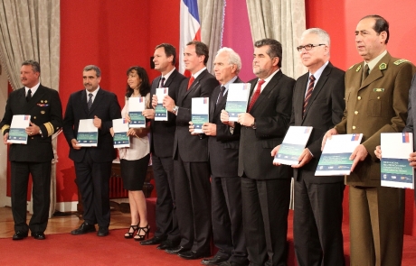 Gobierno presentó Estrategia Nacional contra lavado de dinero y financiamiento terrorista