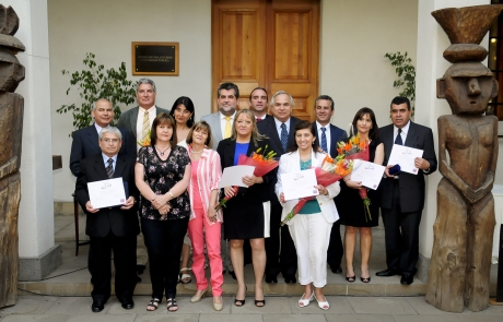 Ministerio del Interior reconoce años de servicio de sus funcionarios