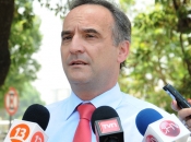 Intendencia Metropolitana se querella por ataque a carabinero con bomba molotov