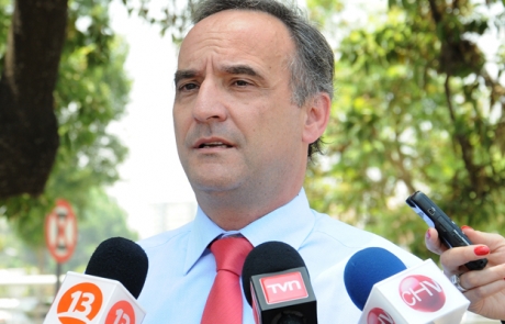 Intendencia Metropolitana se querella por ataque a carabinero con bomba molotov