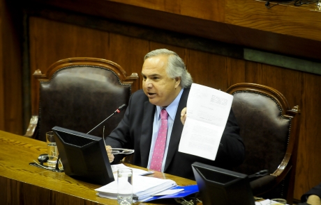 Gobierno lamenta rechazo total de ley para sancionar a encapuchados por parte de la Concertación