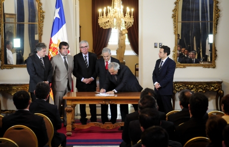 Presidente Piñera firma Proyecto que modifica la Ley de Planta de la PDI