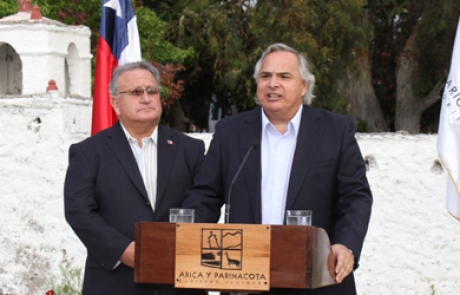 Ministro del Interior llega a Arica y hace un llamado a esperar el fallo de La Haya con tranquilidad